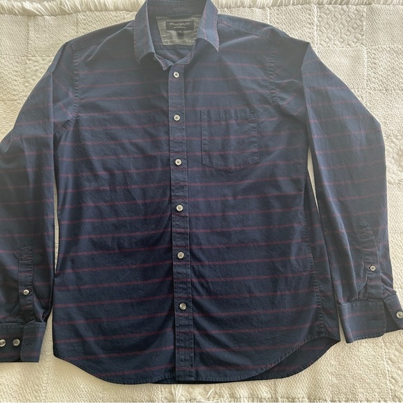 Banana Republic Casual Button-Down Shirt Navy Blue Red Stripe Men's size Small - Picture 6 of 10